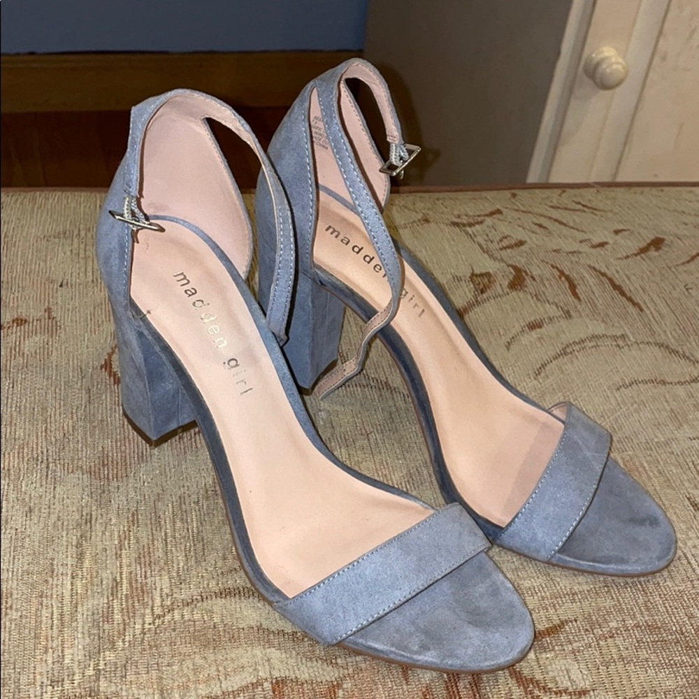 Gray heels
